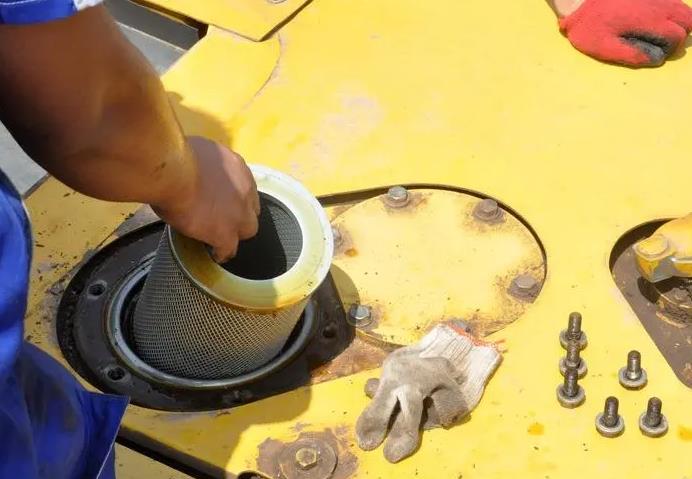 河北省——陜西客戶更換液壓油濾芯